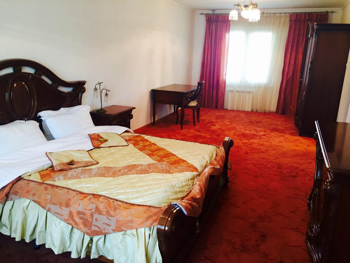 Hotel Ark Ms ทาราซ ภายนอก รูปภาพ